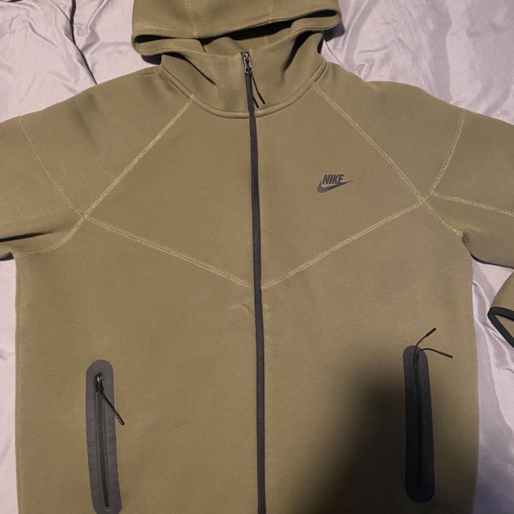Nike tech
